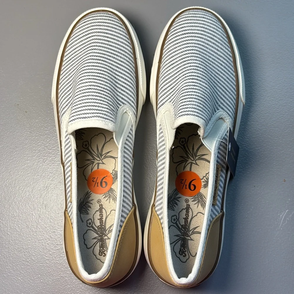 NWT TOMMY BAHAMA WOMENS SAILOR STRIPED SLIP ON SNEAKERS 9.5